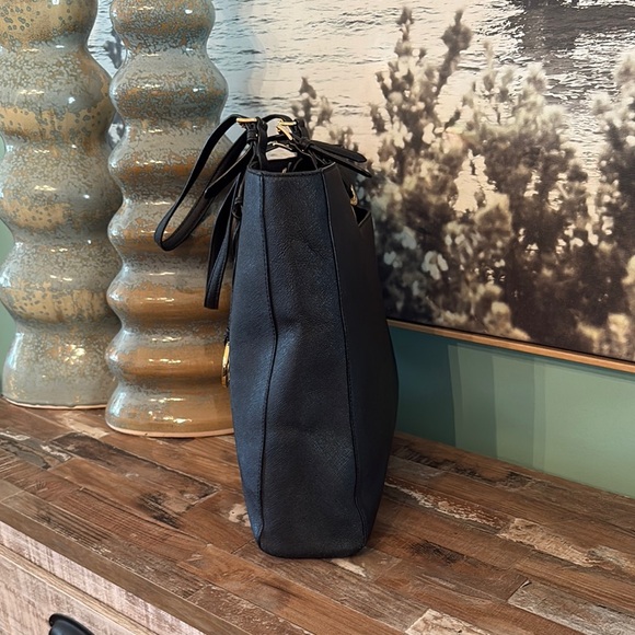 SOLD!!!!!Michael Kors Black Leather Tote with Gold Hardware - Picture 5 of 9